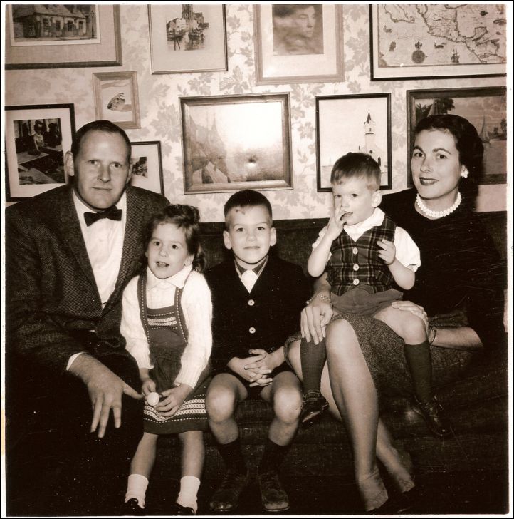 042JepsonFamilyPortrait(big)Bill,Holly,Scott,Doug,Margaret1960